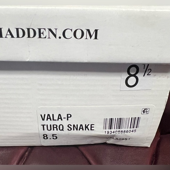 Steve Madden Turquoise Snake Print - Mermaid Heels - Picture 6 of 8